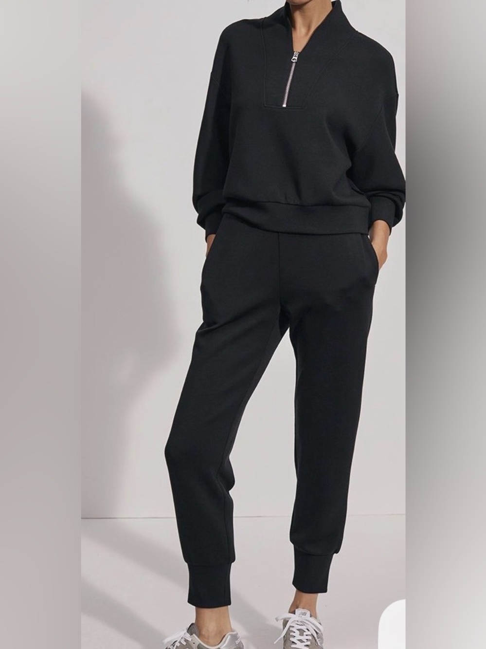 Aritzia Black Tailored dress pants with elastic cuff